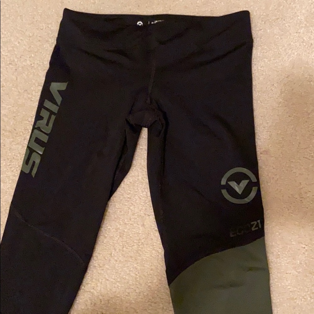 Virus leggings